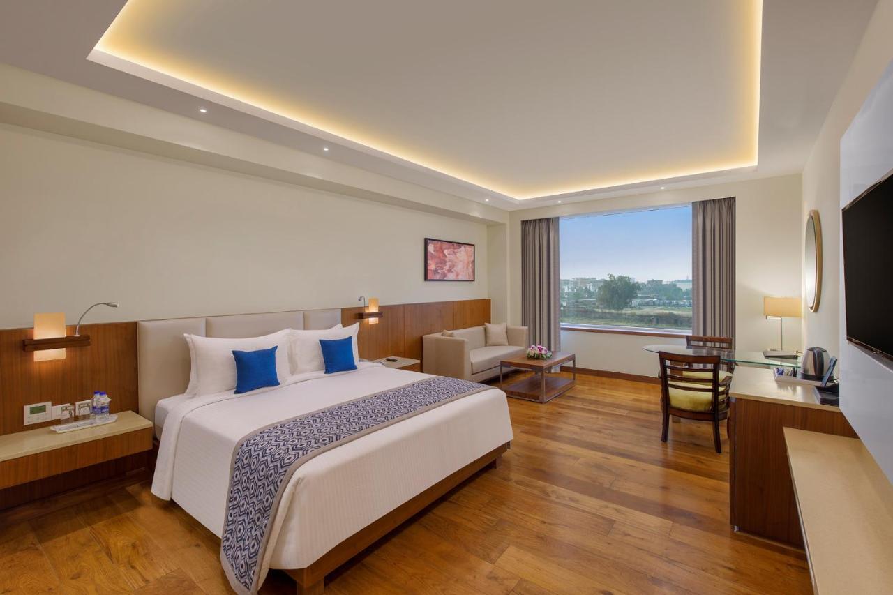 Viraj Sarovar Portico Jammu Exterior foto